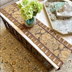Jennifer Taylor table runner gold & brown paisley